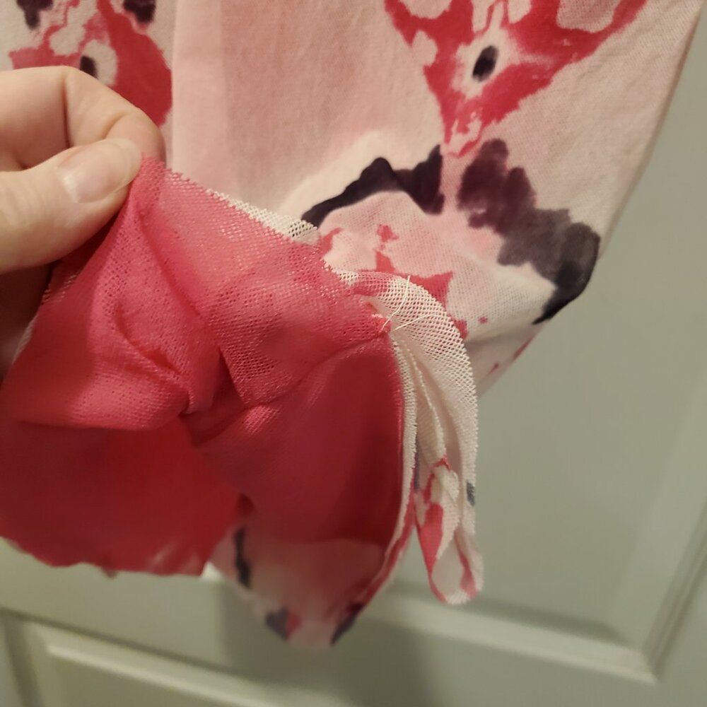 Daisy & Clover 2 ply sheer Pink V neck Wrap top L/XL - Picture 4 of 5